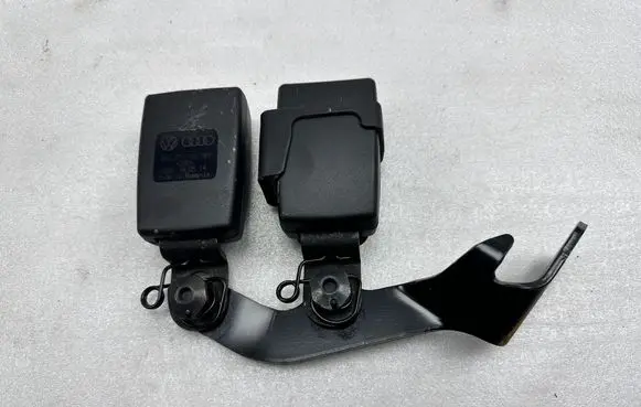 Audi A8 S8 D4 4H Middle seatbelt buckle (rear) 4H0857740