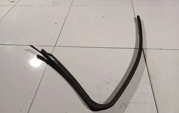 Ford Focus C-MAX Front door glass trim molding 3M51R201A18AC 3M51-R201A18-AC