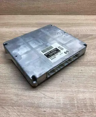 Toyota Avensis T250 Engine control unit/module ECU 8966105690 MB1758006325