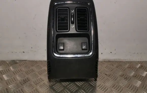 Jeep Grand Cherokee Rear air vent grill 