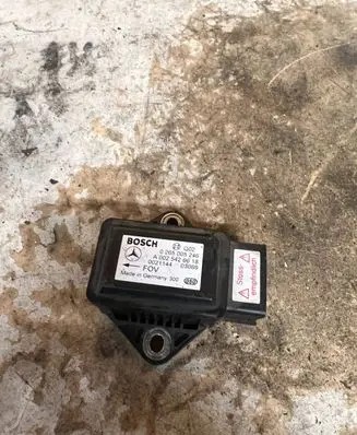 Mercedes-Benz E W211 ESP acceleration yaw rate sensor A0025426618 0021144 0265005248