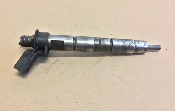BMW 1 E81 E87 Fuel injector 0445117001