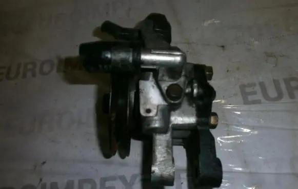 Hyundai Accent Power steering pump