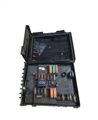 Volkswagen Caddy Fuse box set 1K0937132F 1K0937125A