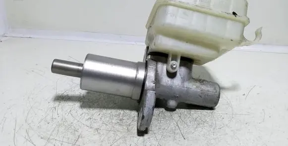 BMW 5 E60 E61 Master brake cylinder 32067179D