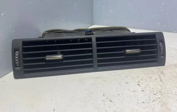 Audi A4 S4 B7 8E 8H Dash center air vent grill 8E0820951H