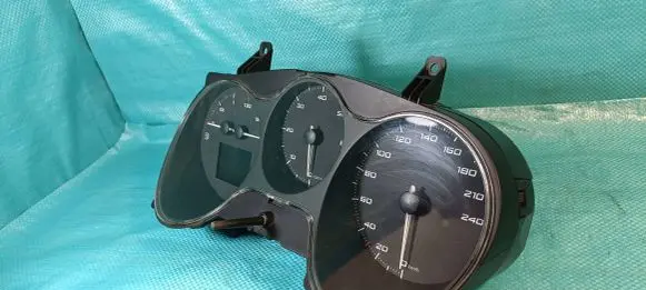 Seat Altea XL Speedometer (instrument cluster) 1P0920810J 10920600161 041101109206001