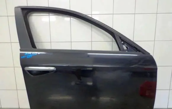 Alfa Romeo 159 Front door