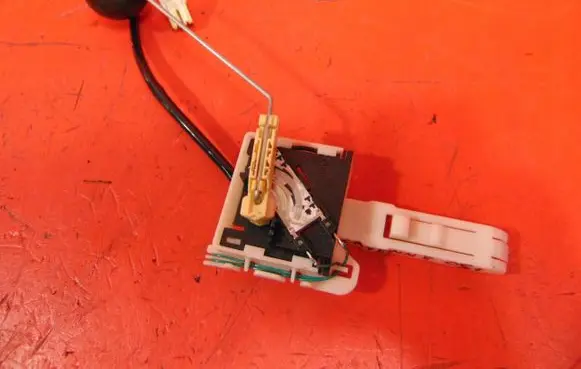 Renault Captur Fuel level sensor 