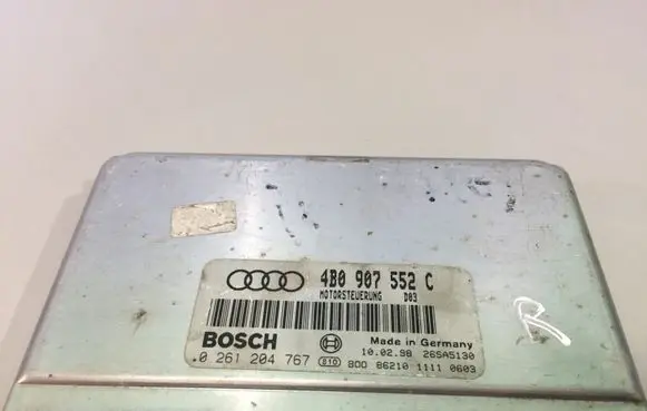 Audi A4 S4 B5 8D Engine control unit/module 4B0907552C 0261204767