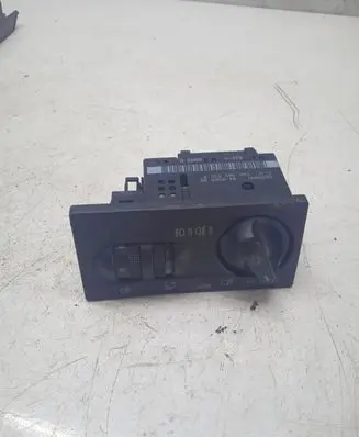 Volkswagen Golf III Light switch 04050505