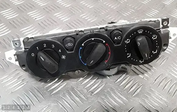 Ford Focus Climate control unit 3M5T19980AD 69607003