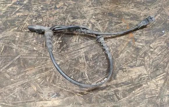 Dacia Sandero ABS brake wheel speed sensor 479101292R