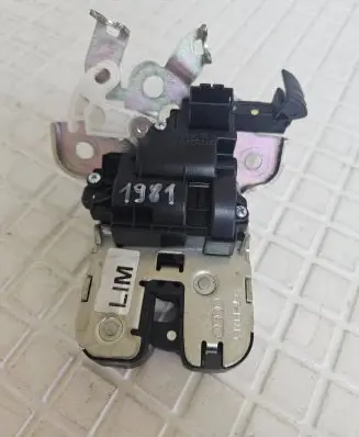 Audi A8 S8 D4 4H Tailgate/trunk/boot lock/catch/latch 4H0827505 0726006670
