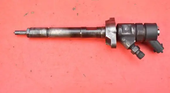 Ford Focus C-MAX Fuel injector 0445110239