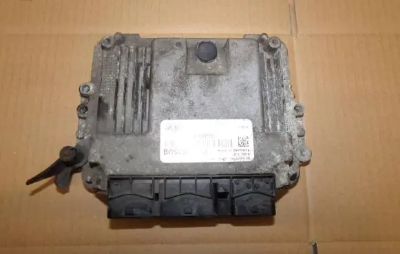 Ford Focus Engine control unit/module 0281011263