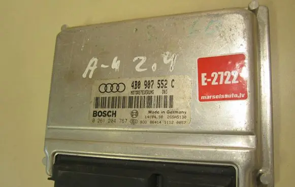 Audi A4 S4 B5 8D Engine control unit/module 4B0907552C