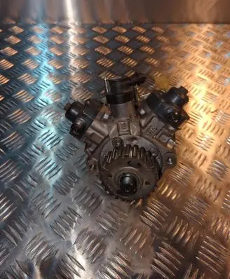 Jaguar XF X250 Fuel injection high pressure pump