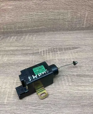 Nissan Maxima Tailgate/trunk/boot open switch 8468040U00 SA134