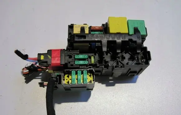 Peugeot Partner III Fuse box set 9806192580 5905232617963