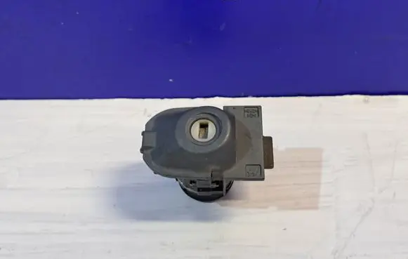 Jaguar XJ X351 Front door lock (next to the handle) 30784963