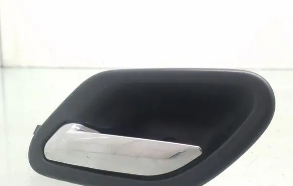 BMW 5 E39 Front door interior handle 8226049