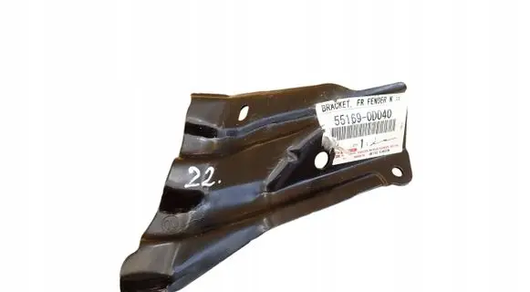 Toyota Yaris Fender mounting bracket 0D040