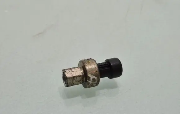 Opel Zafira B Air conditioning (A/C) pressure sensor 
