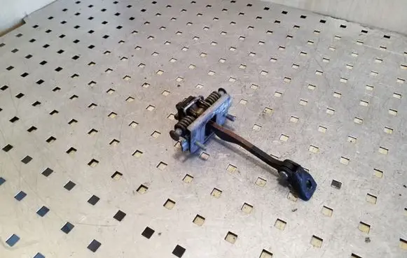 Peugeot 5008 Rear door check strap stopper
