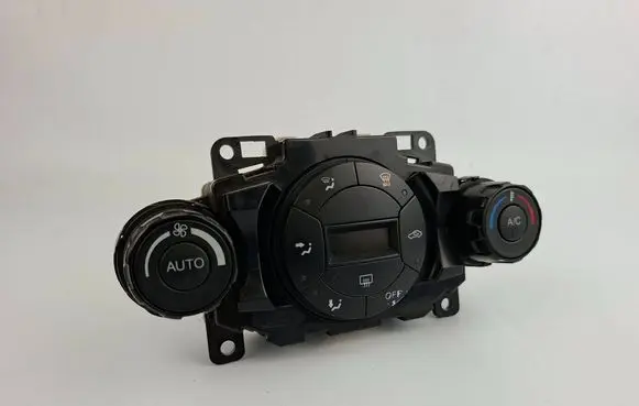 Ford Fiesta Climate control unit 8A6T18C612 6A6T18C612AJ