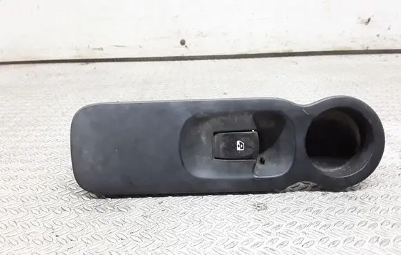 Renault Modus Electric window control switch 8200278436