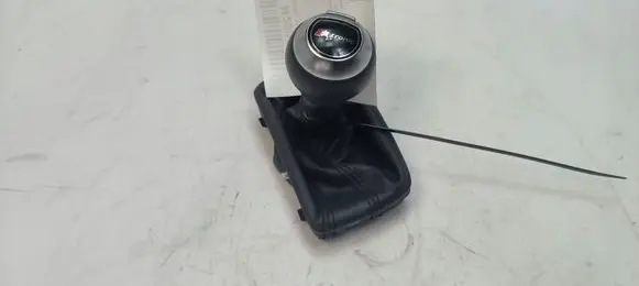 Audi Q3 8U Gear shift rod 