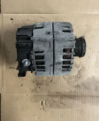 BMW X3 E83 Generator/alternator 8507623