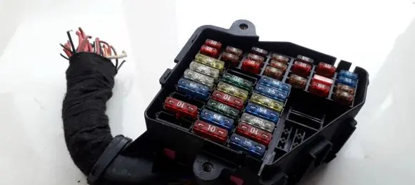 Volkswagen Golf IV Fuse box set 1J0937550A 1J6970004C