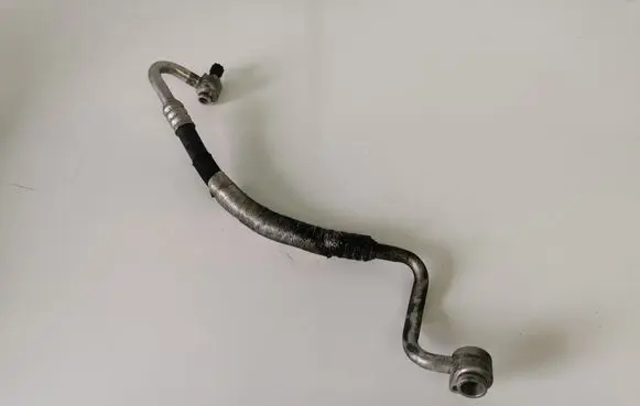 Air conditioning (A/C) pipe/hose