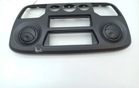 Renault Master III Radio/GPS head unit trim 682600025R