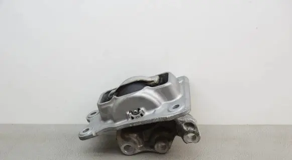 Volvo XC90 Engine mount bracket 31460716