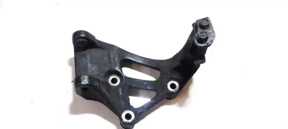 Honda Accord Engine mounting bracket