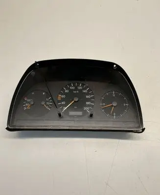 Mercedes-Benz Vito Viano W638 Speedometer (instrument cluster) 0005428401 110008650019