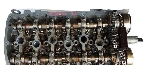Volkswagen Touareg II Engine head 03h103373d