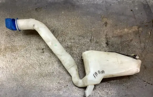 Skoda Fabia Mk2 (5J) Windshield washer fluid reservoir/tank KTB0CZ 6Q0955453
