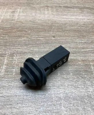 BMW 3 E90 E91 Fuel tank opening switch 8228939