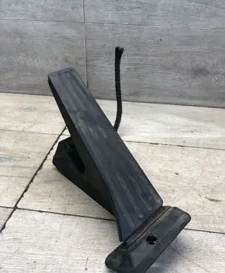 BMW 5 E60 E61 Accelerator throttle pedal 6789998 25916010 2809091526