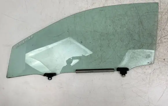 Toyota Corolla E140 E150 Front door window glass four-door 43R00086