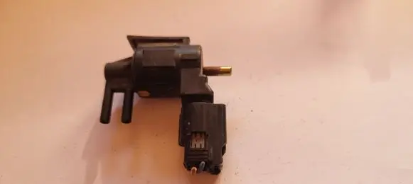 Mazda Premacy Vacuum valve K5T44173