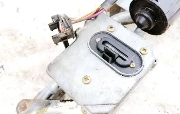 Volkswagen Golf VI Window wiper relay 1397328044 7m0906015