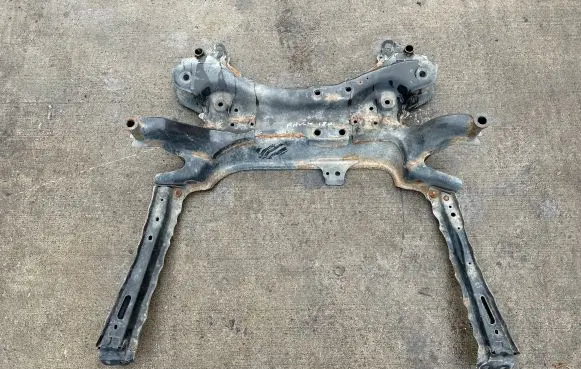 Toyota RAV 4 (XA40) Front subframe