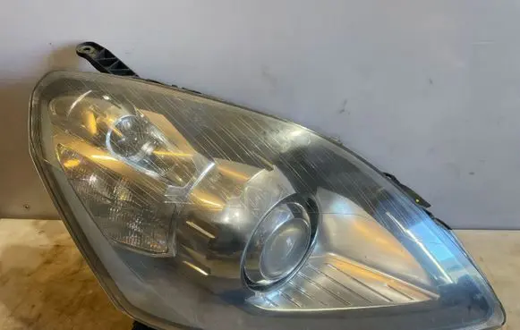 Opel Zafira B Headlight/headlamp 13252471