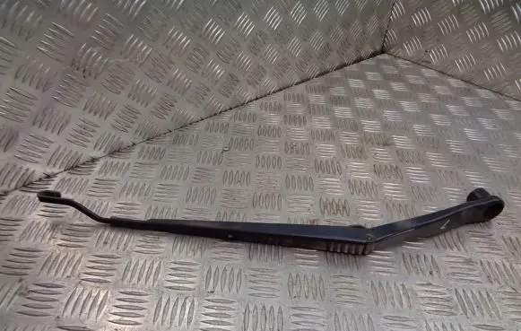 Chrysler Pacifica Front wiper blade arm