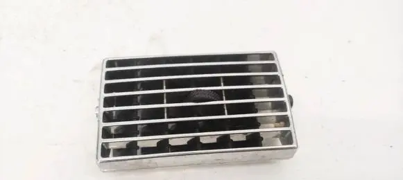 Volkswagen Golf IV Dash center air vent grill